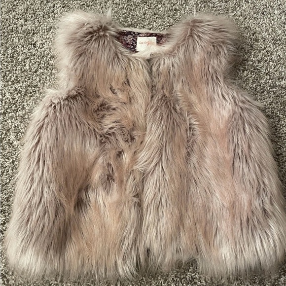 Cat & Jack Other - Cat & Jack Kids Faux Fur Vest - Light Pink